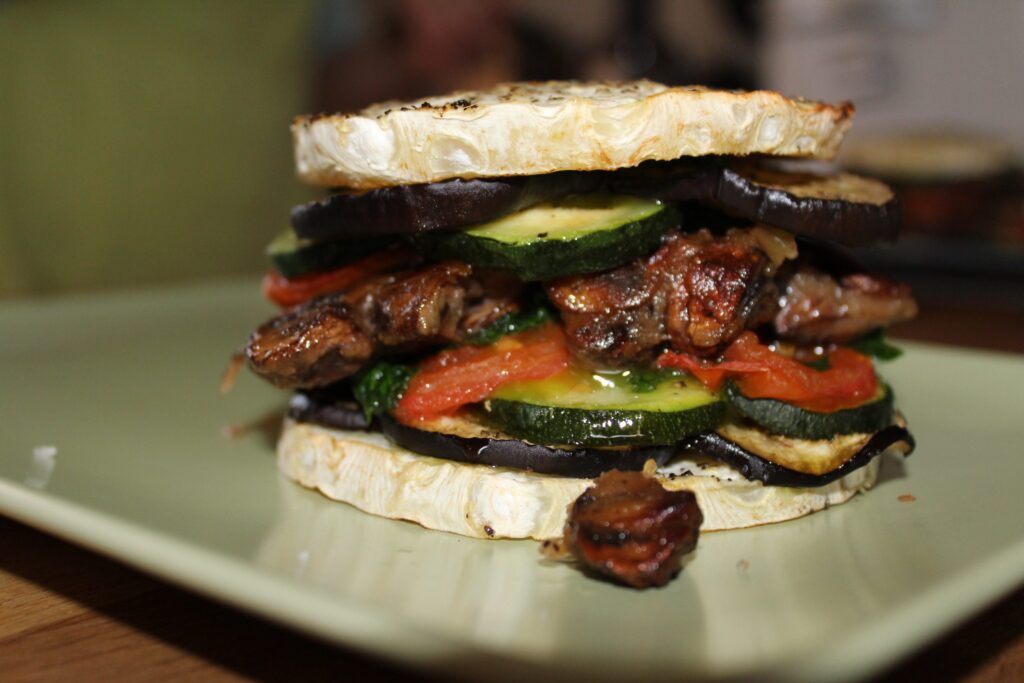 Næsten færdigbygget burger