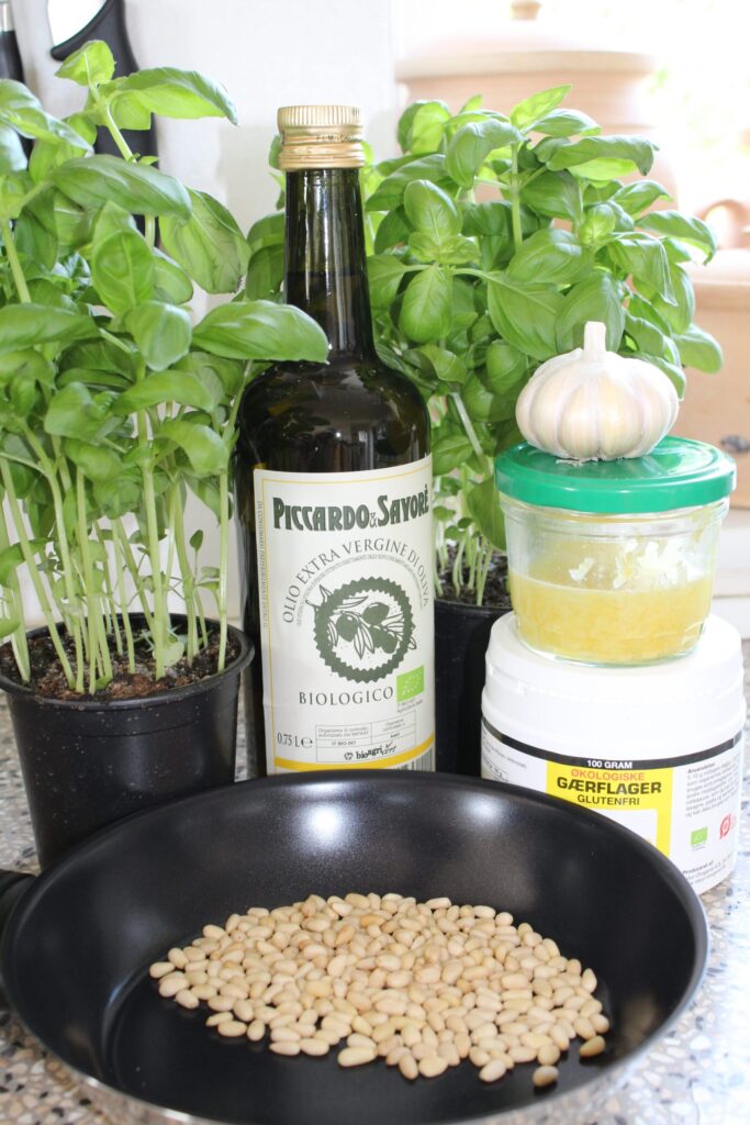 Vegansk pesto med basilikum
