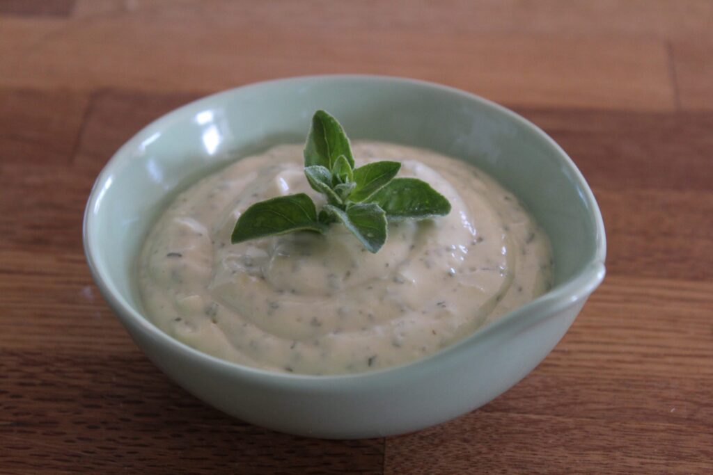 Vegansk olivenoliesmør med hvidløg og estragon