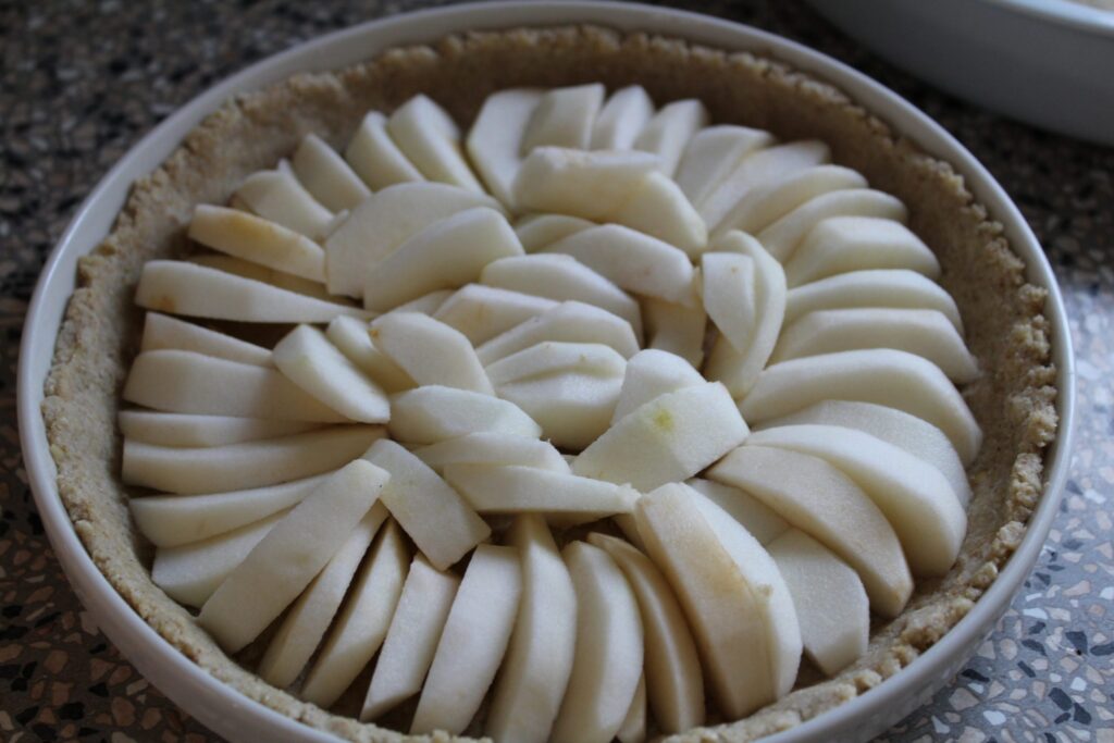 Æblebåde anrettet på tærten