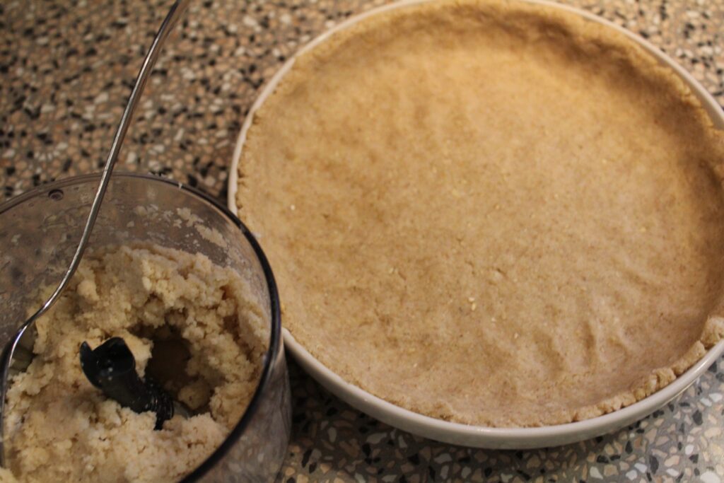 Tærtebund og hjemmelavet marcipan