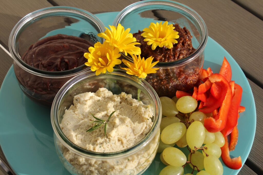 Vegansk smørepålæg til brunchbord