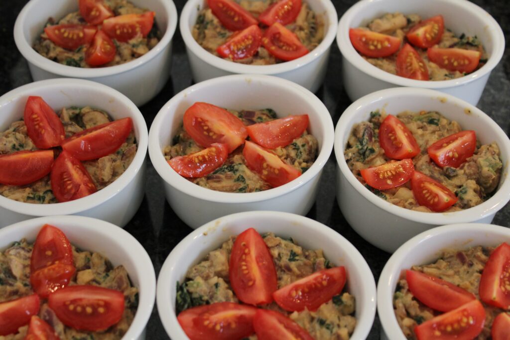 Vegansk champignonspaté i portionsskåle