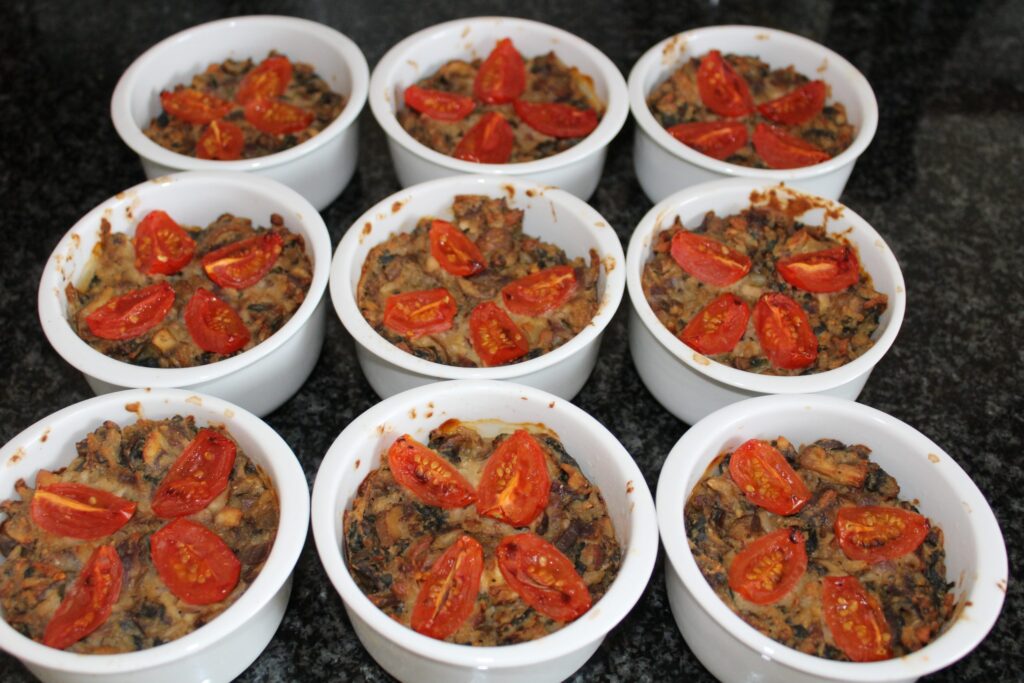 Vegansk champignonspaté i portionsskåle