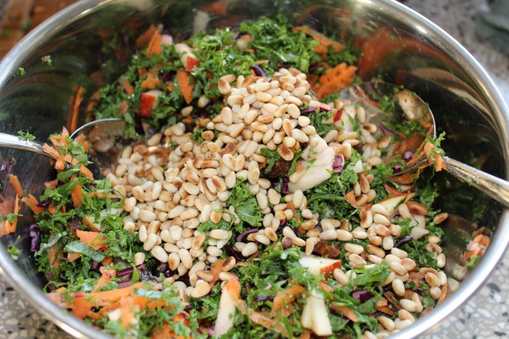 grønkåls-rødkålssalat