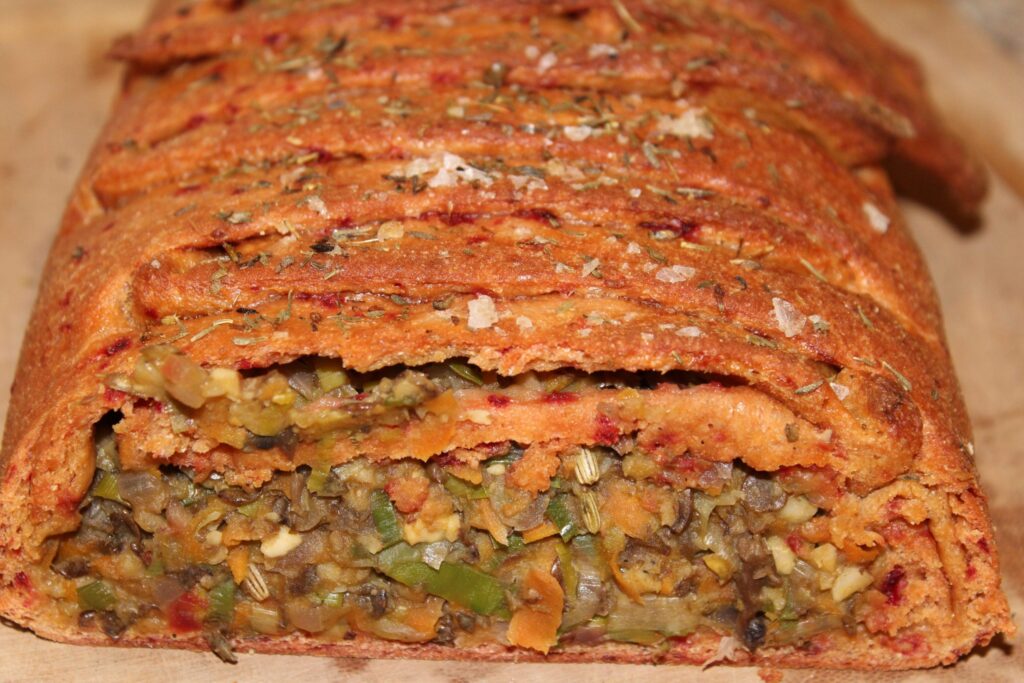 Indbagt linsepostej med svampe og hasselnødder