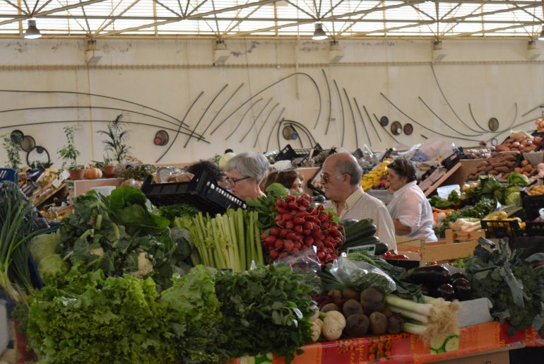 På grøntsagsmarked i Tavira