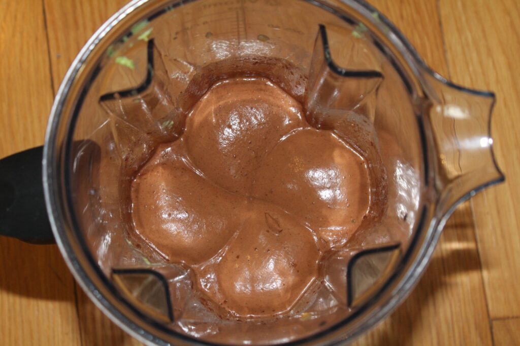 Vegansk chokoladedessert med mynte