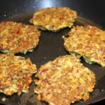 Frikadeller med grønne linser og squash