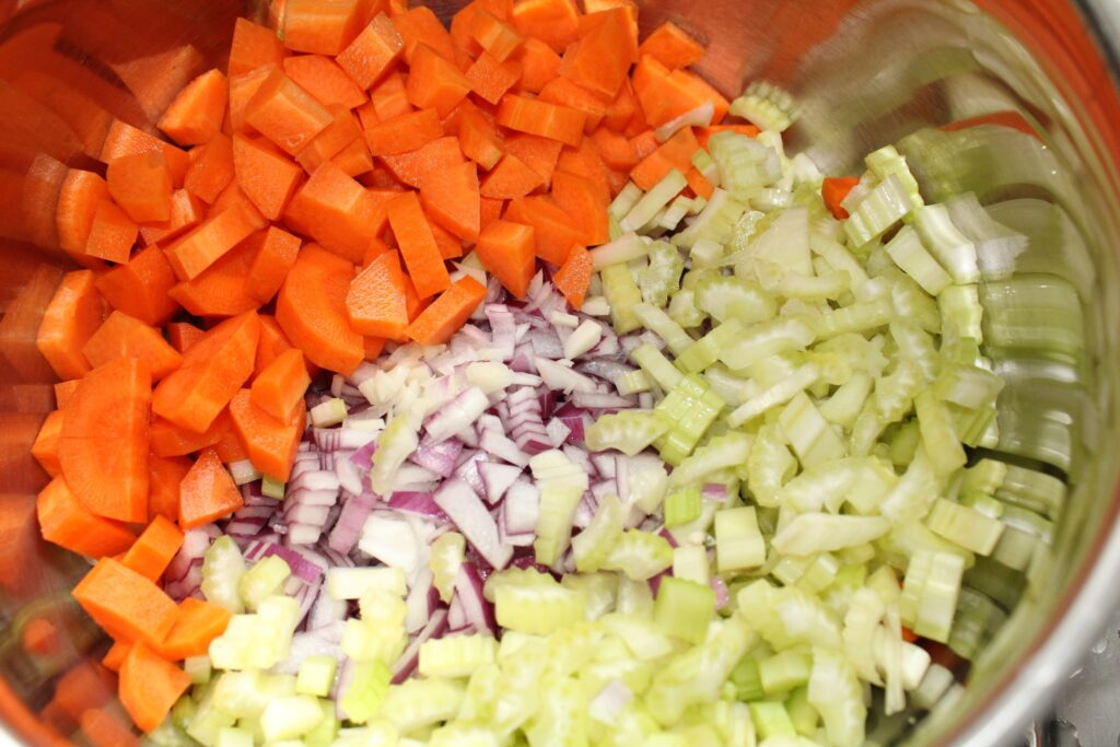 Minestrone med bladselleri og rosenkå