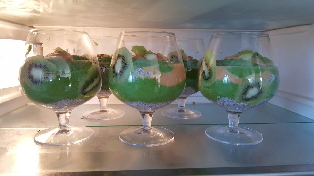 Chiaparfait med grønkål og avocado