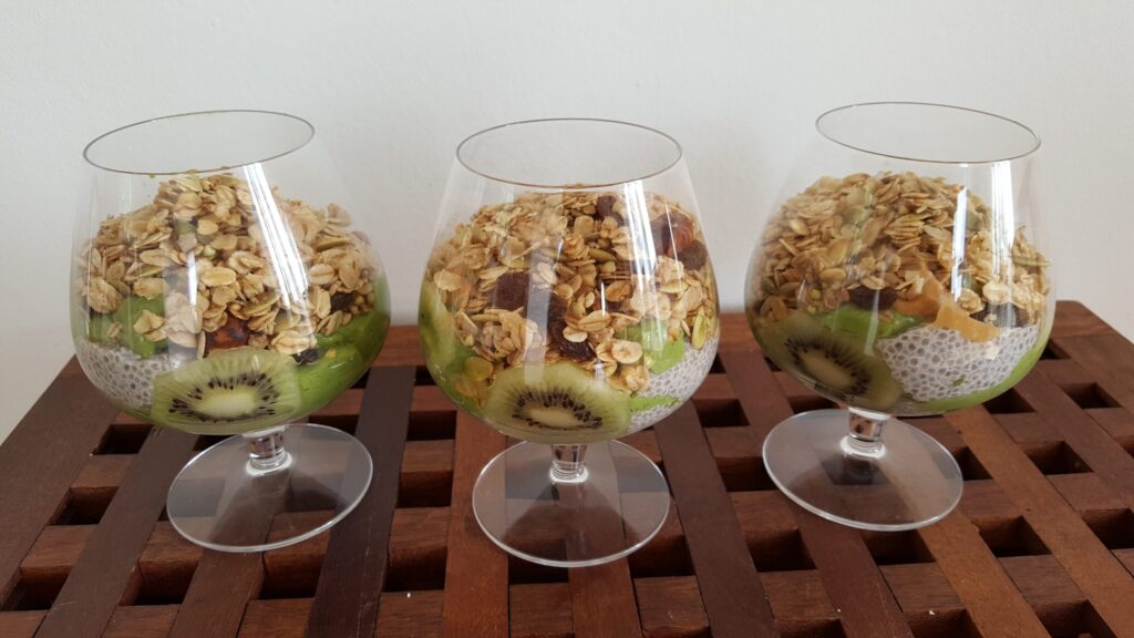 Chiaparfait med grønkål og avocado