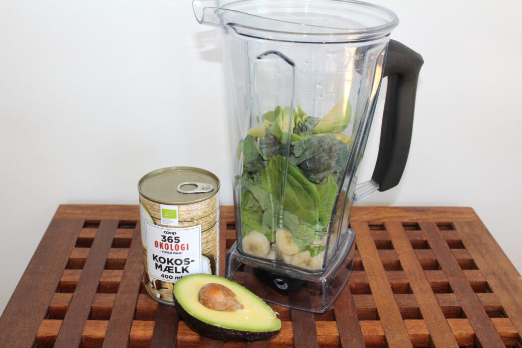 Chiaparfait med grønkål og avocado