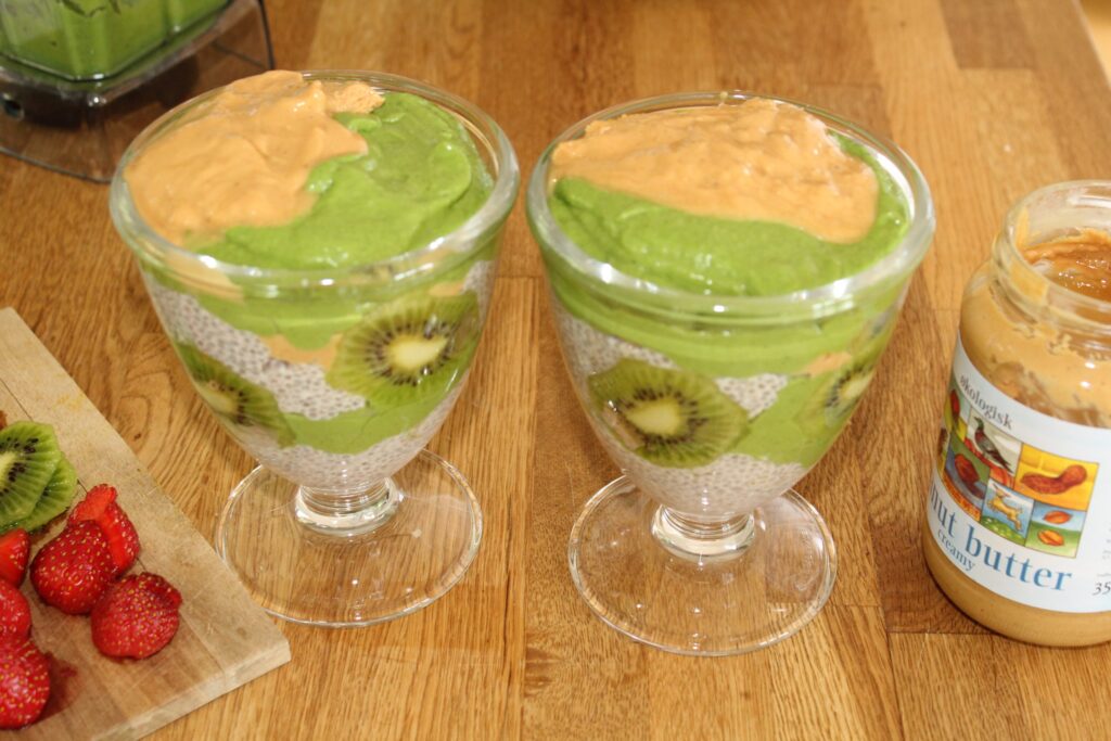 Chiaparfait med grønkål og avocado