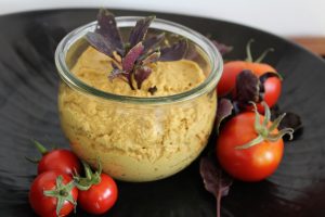 Hummus med soltørrede tomater