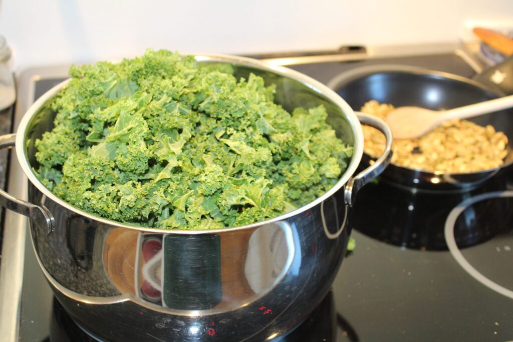 Grønkål-ærtesuppe