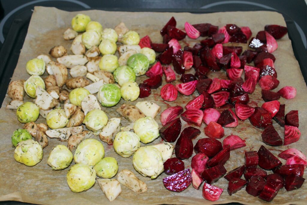 Kålsalat med bagte rodfrugter