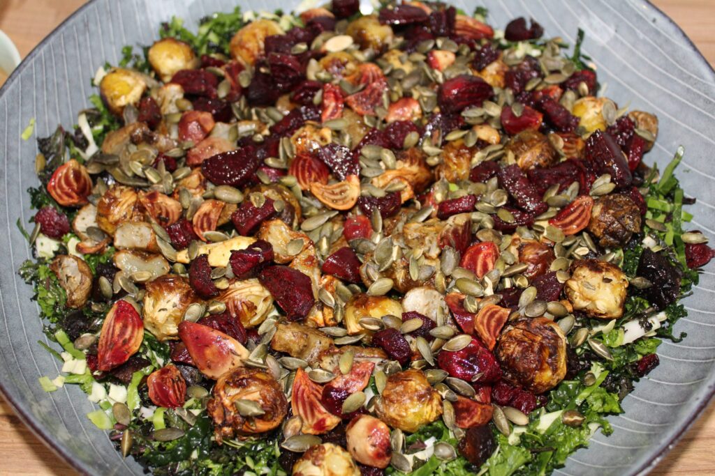 Kålsalat med bagte rodfrugter
