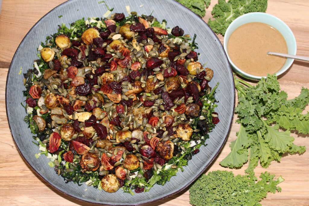 Kålsalat med bagte rodfrugter