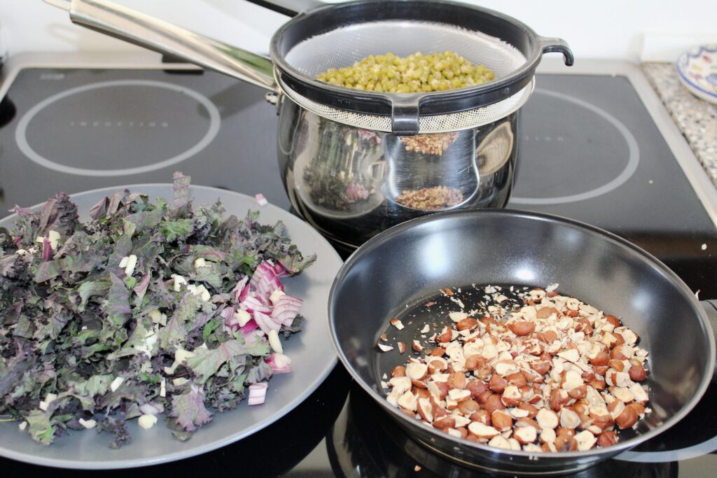 Smørepålæg med grønkål og hasselnødder