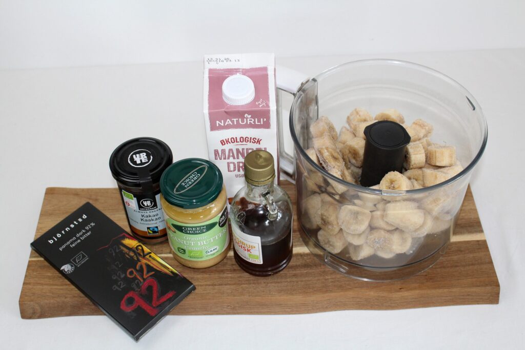 Bananis med peanutbutter og kakao