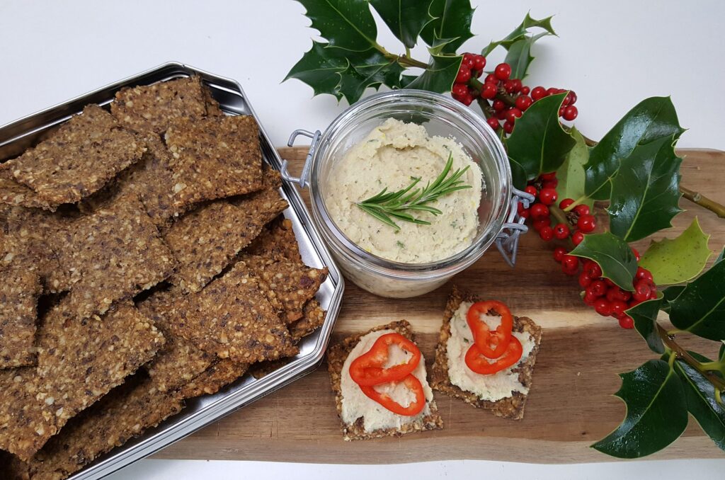 Nøddeknækbrød med cashewnøddeost