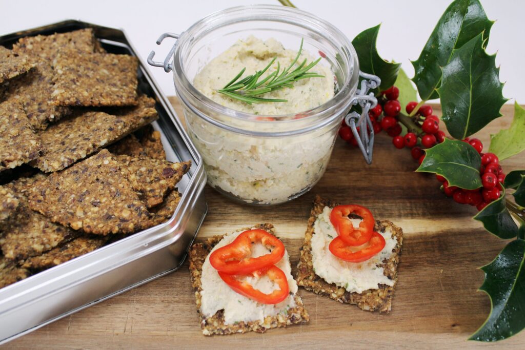 Nøddeknækbrød med cashewnøddeost