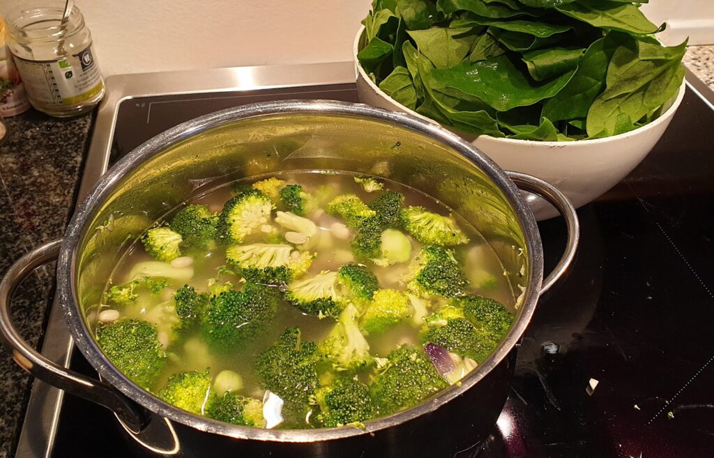 Broccoli-spinatsuppe