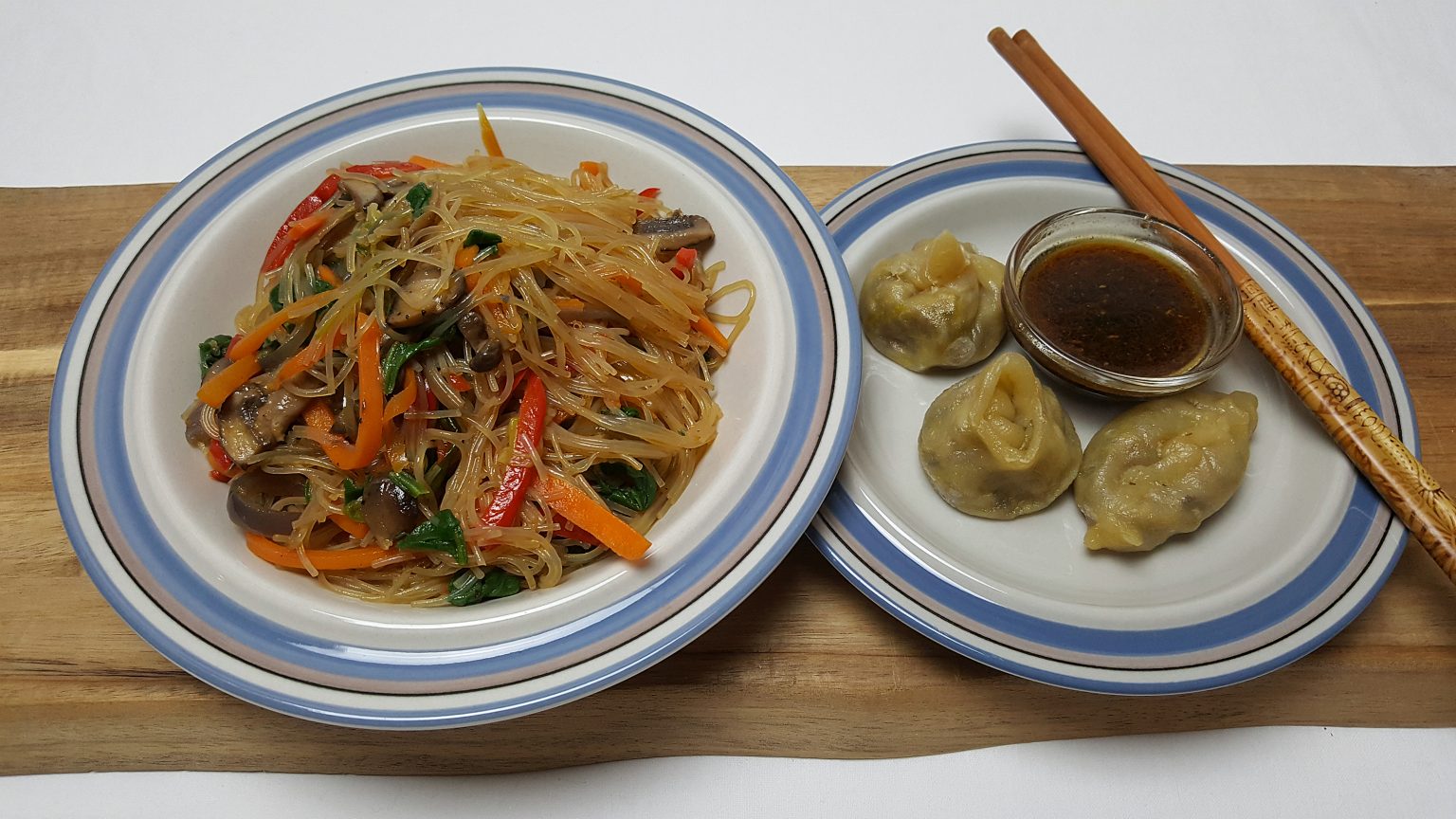 Dumplings og Japchae - Veganermor