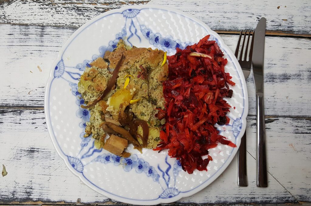 Pie med svampe, tofu, kartofler og cashewcreme