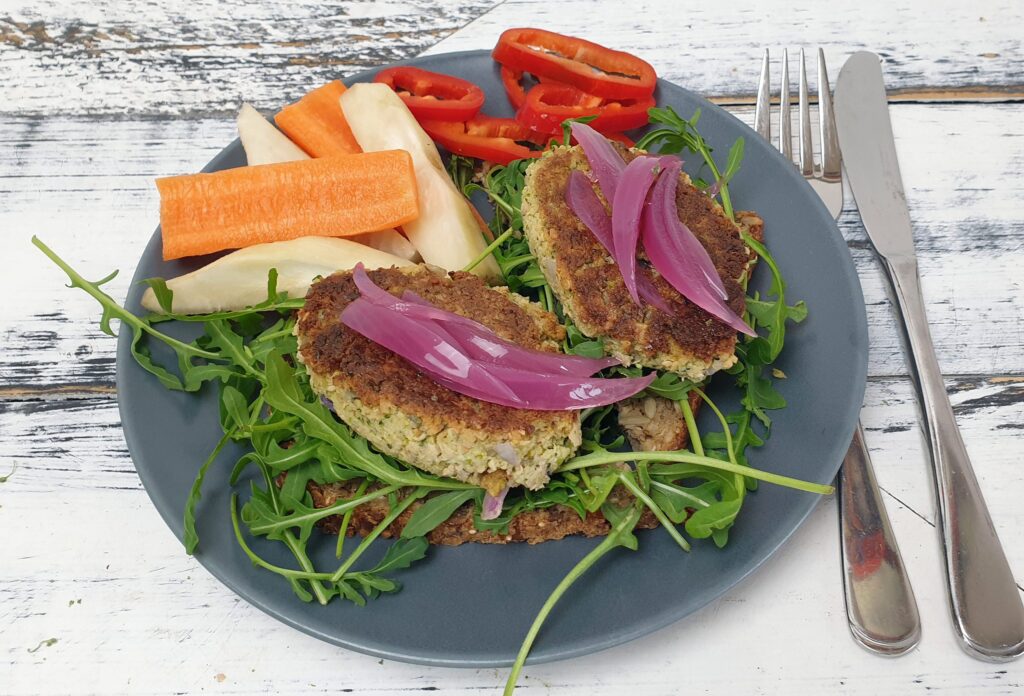 Frokost med kåldeller og syltede rødløg