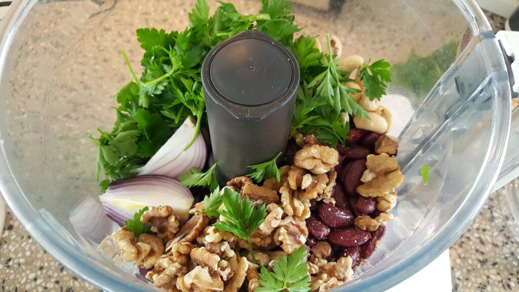 Postej med kidneybønner og nødder