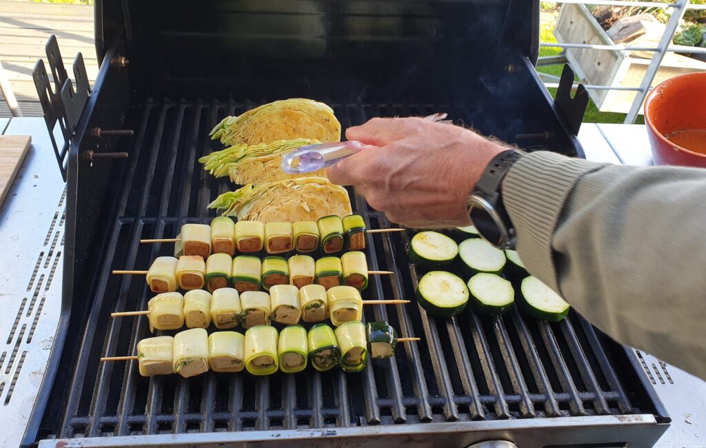 Grillet tofu i squash