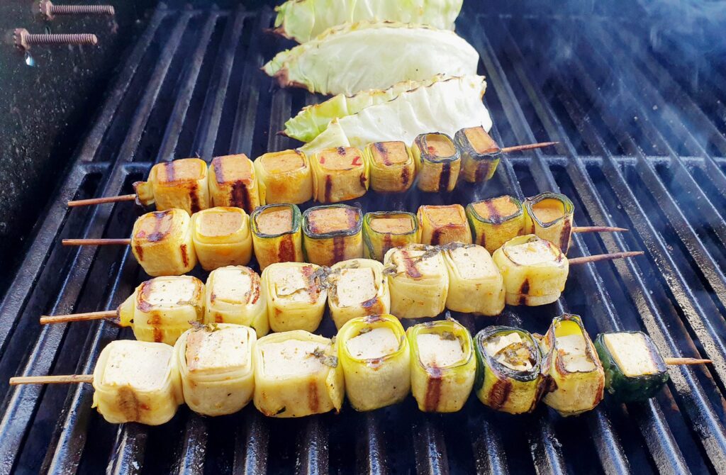 Grillet tofu i squash