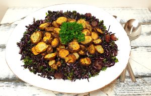 Salat med sorte ris og jordskokker