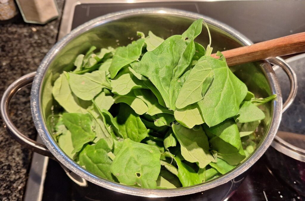 Grøn suppe med ærter og spinat