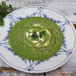 Grøn suppe med ærter og spinat