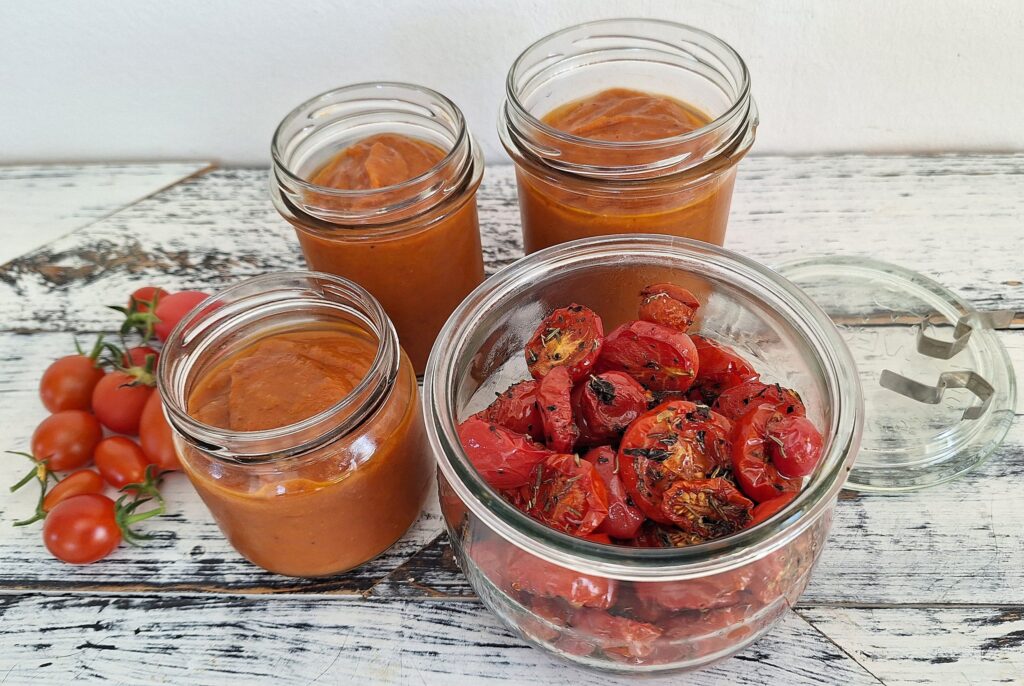 Ketchup og bagte tomater