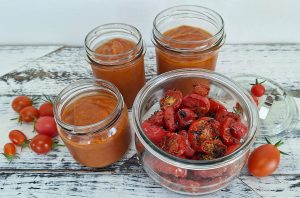 Ketchup og bagte tomater