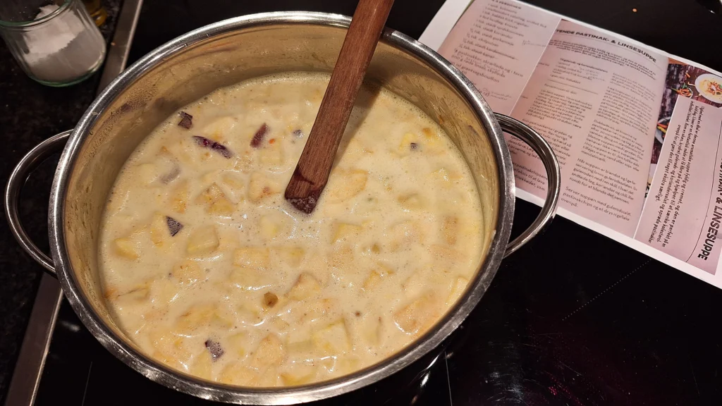 Pastinak- selleri- linsesuppe