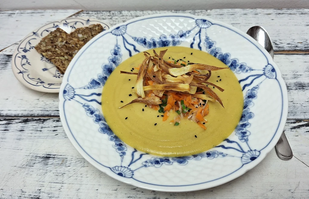 Pastinak- selleri- linsesuppe