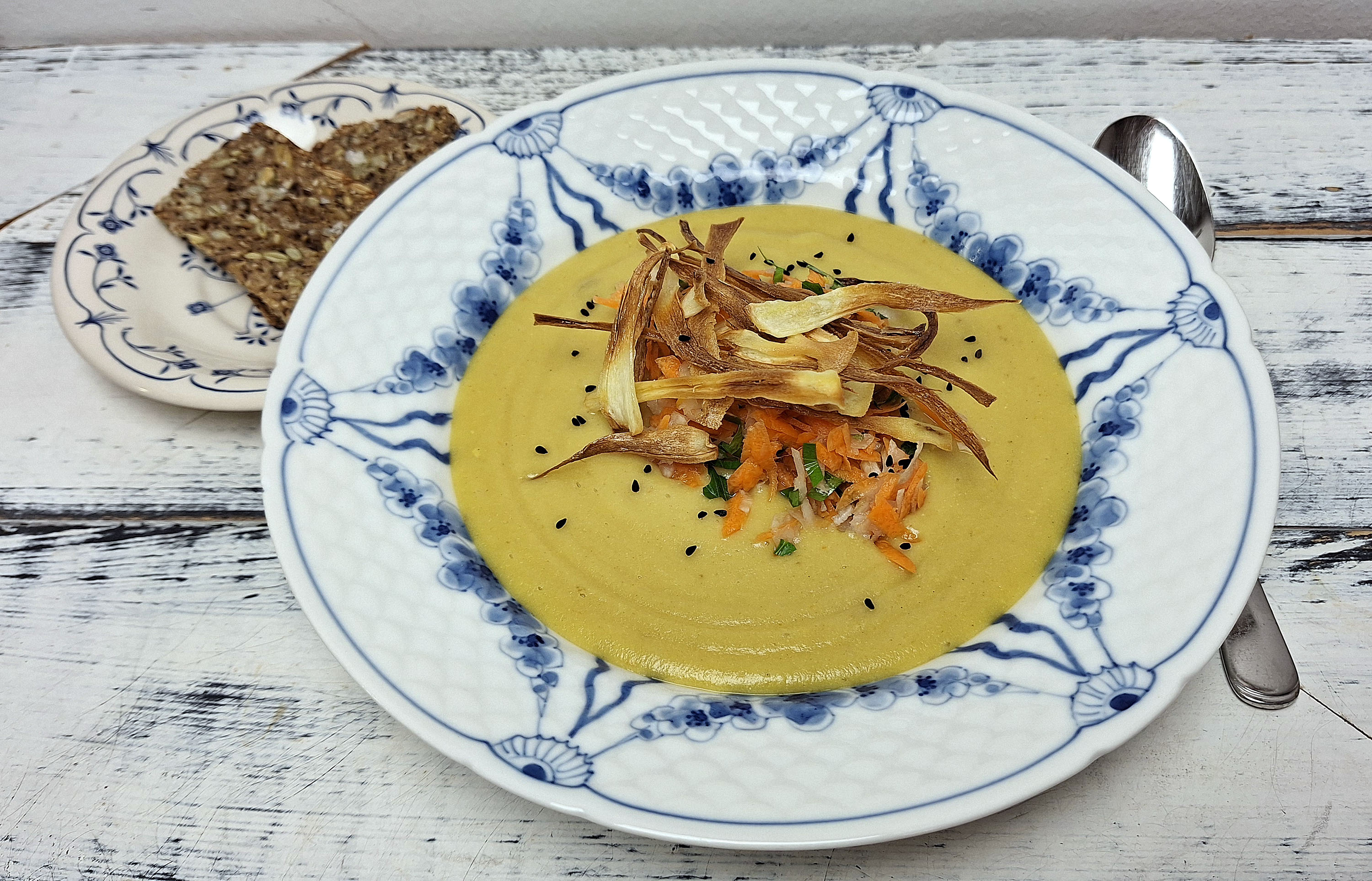 Pastinak- selleri- linsesuppe